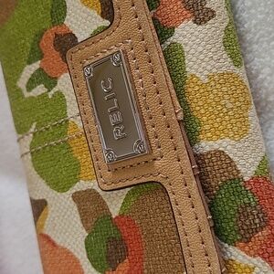 Retro Relic Wallet Multicolor Fold Over Zip Compartments Vibrant 18745 0112 RLS